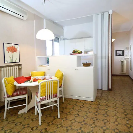 아파트호텔 Marina 디아노마리나